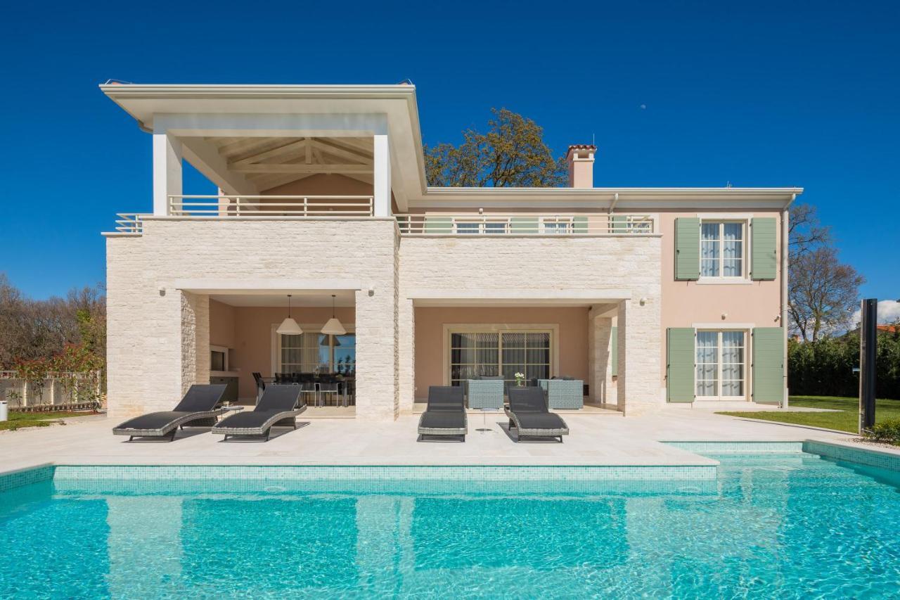 Villa Estelle By Ilc Brtonigla Exterior foto