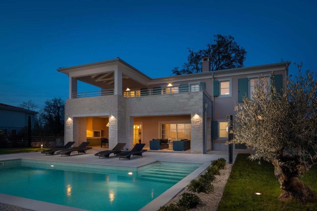 Villa Estelle By Ilc Brtonigla Exterior foto